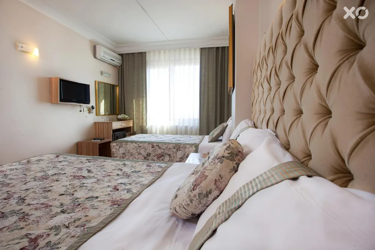 Grand Ant Hotel