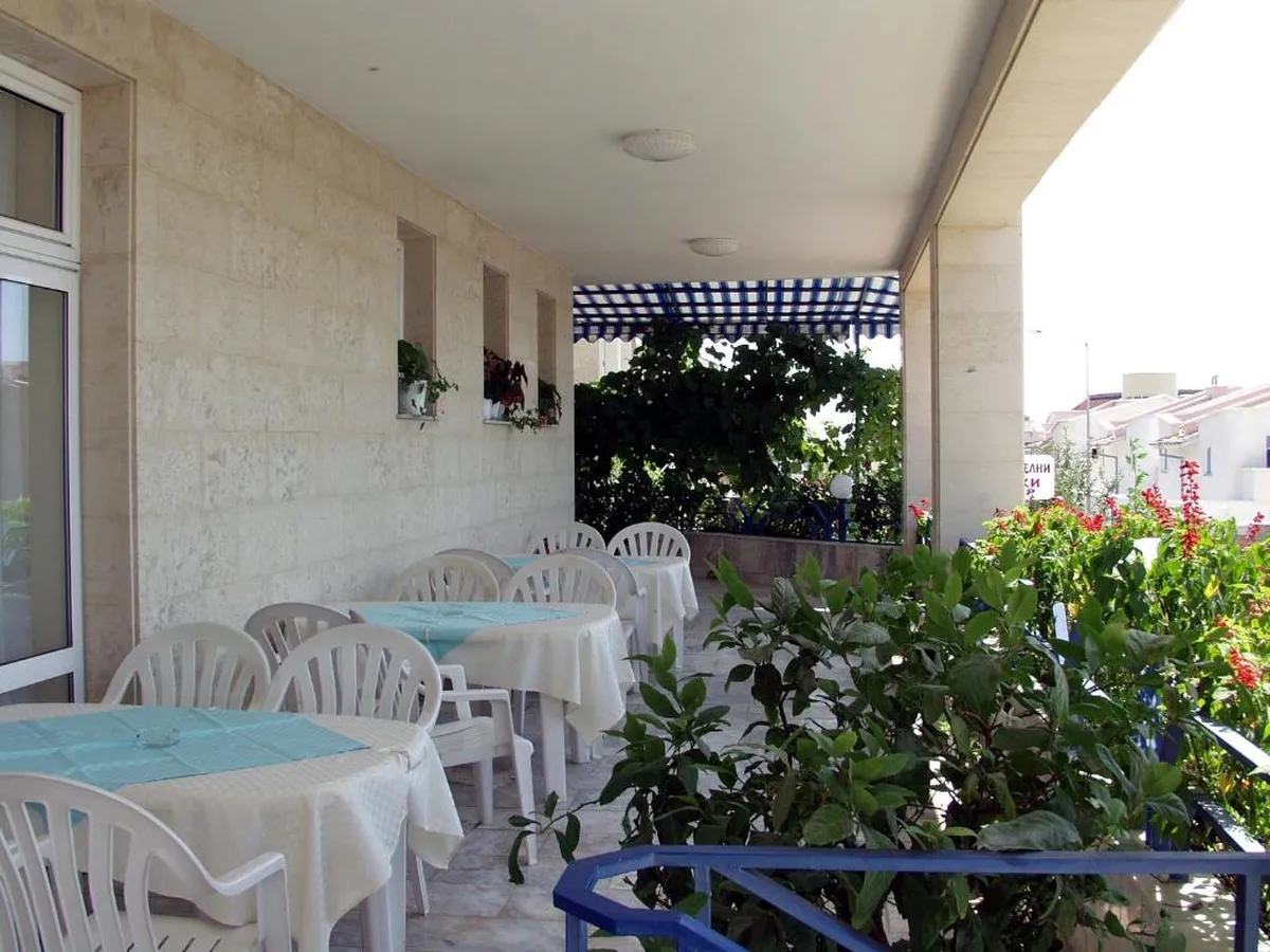 Larisa 1&2 Hotel