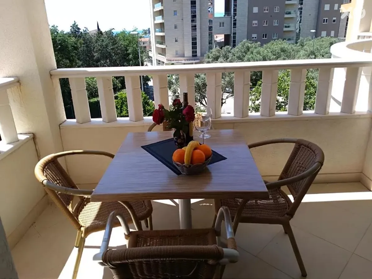 V Lux Villa