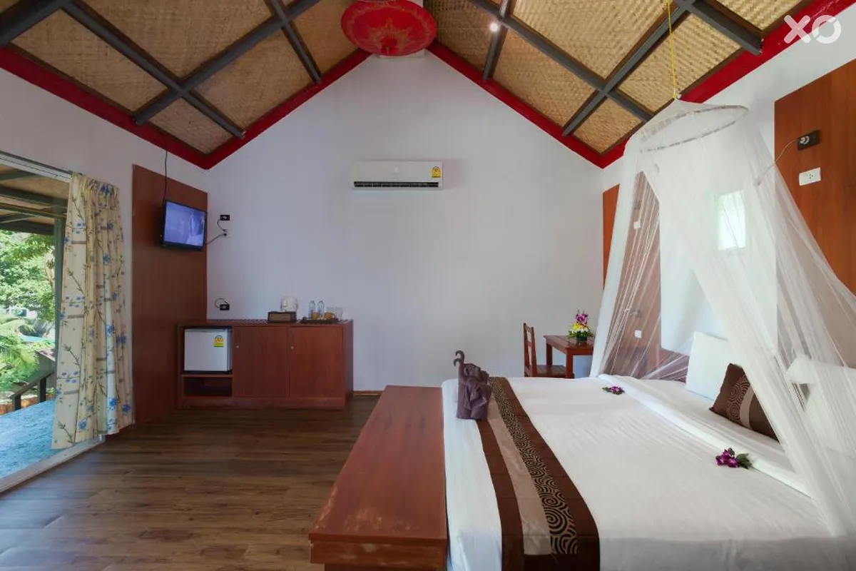 Phi Phi Long Beach Resort & Villa