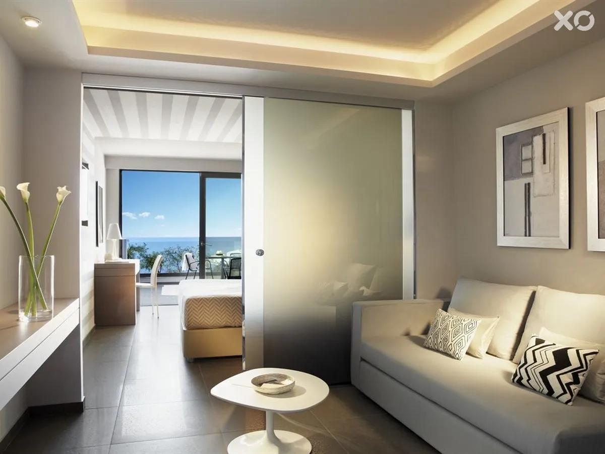 Lichnos Beach Hotel & Suites