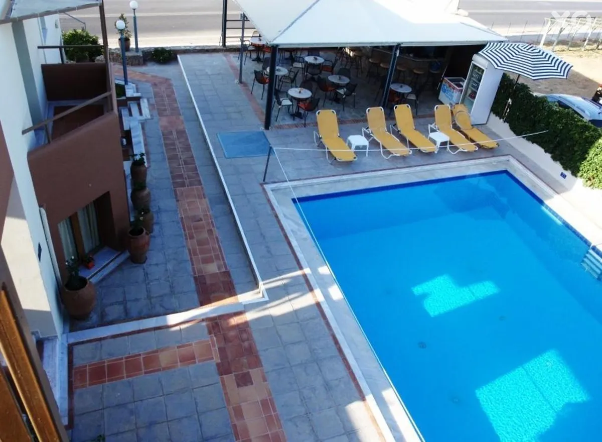 Alexandros M Hotel