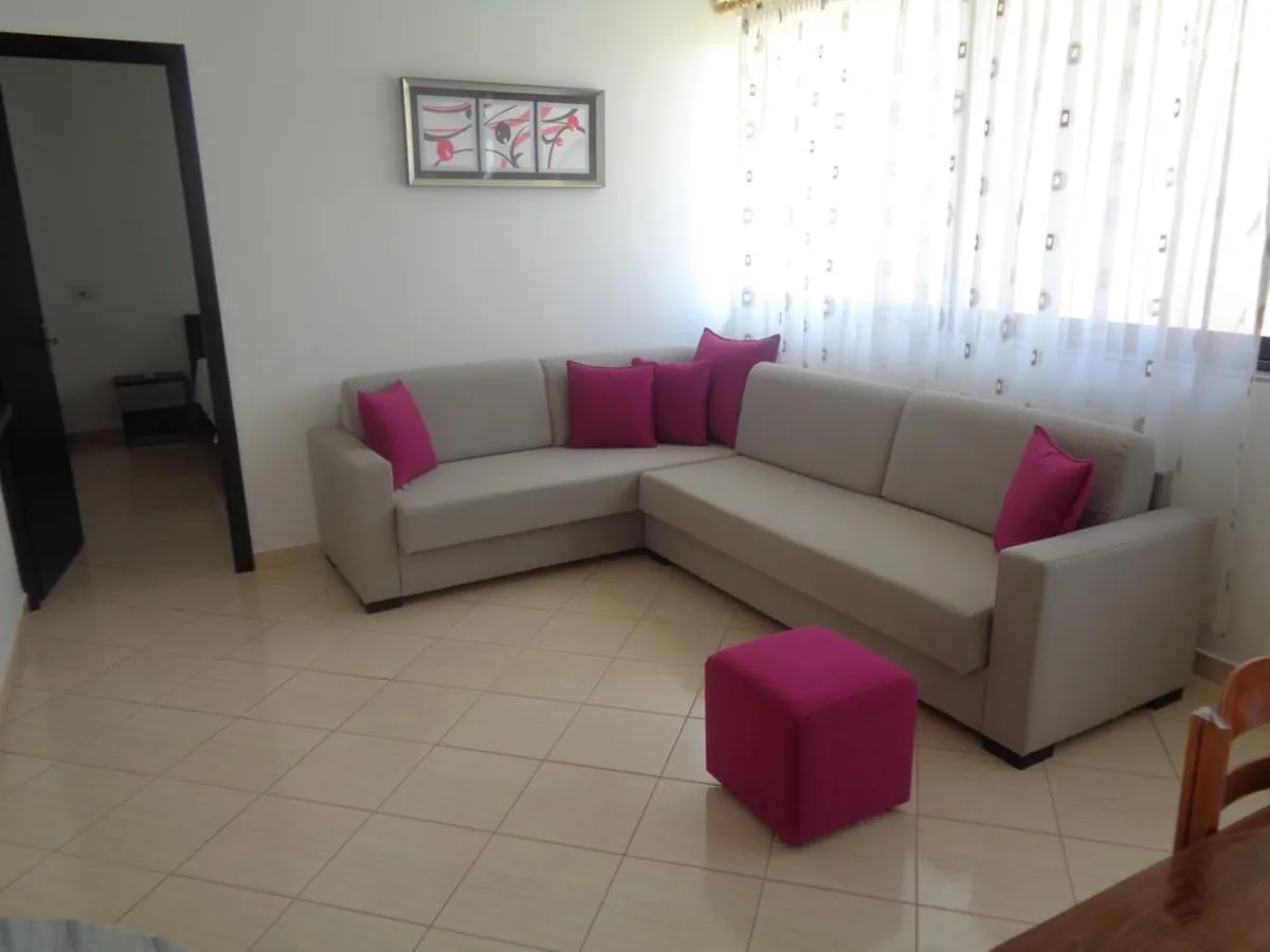 Vila White