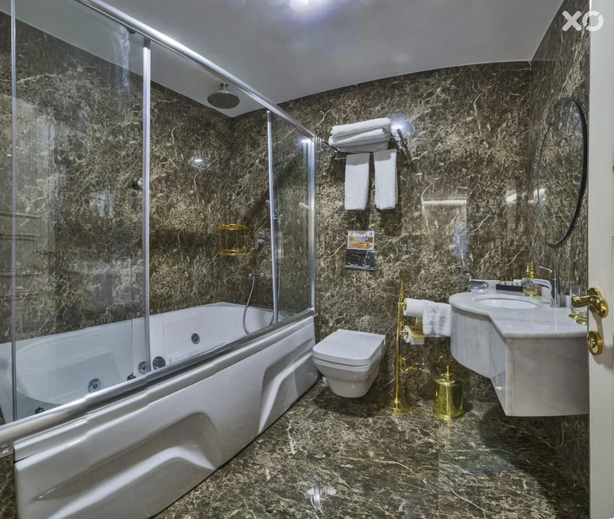 Glorious Hotel