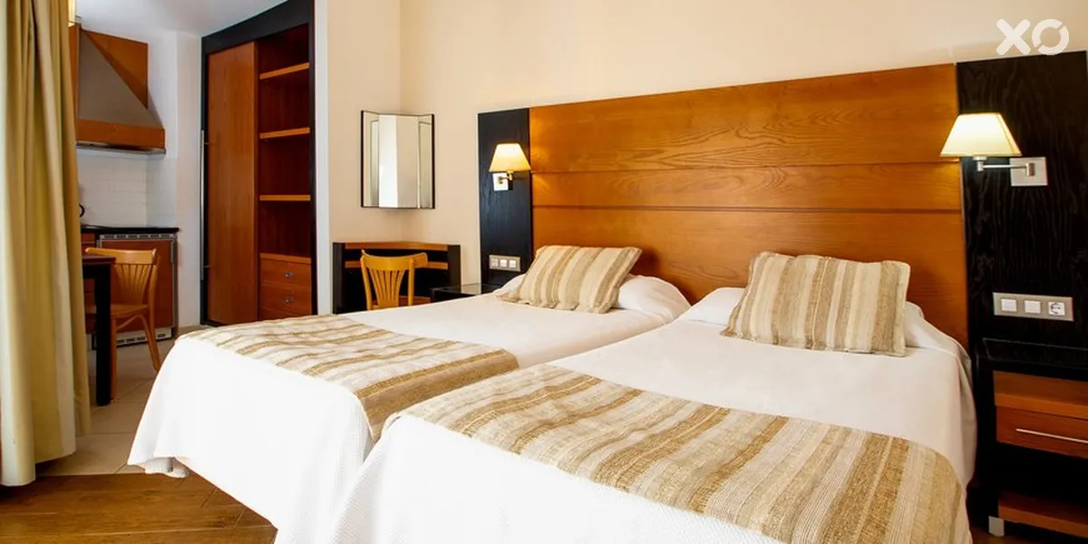 HL Miraflor Suites Hotel