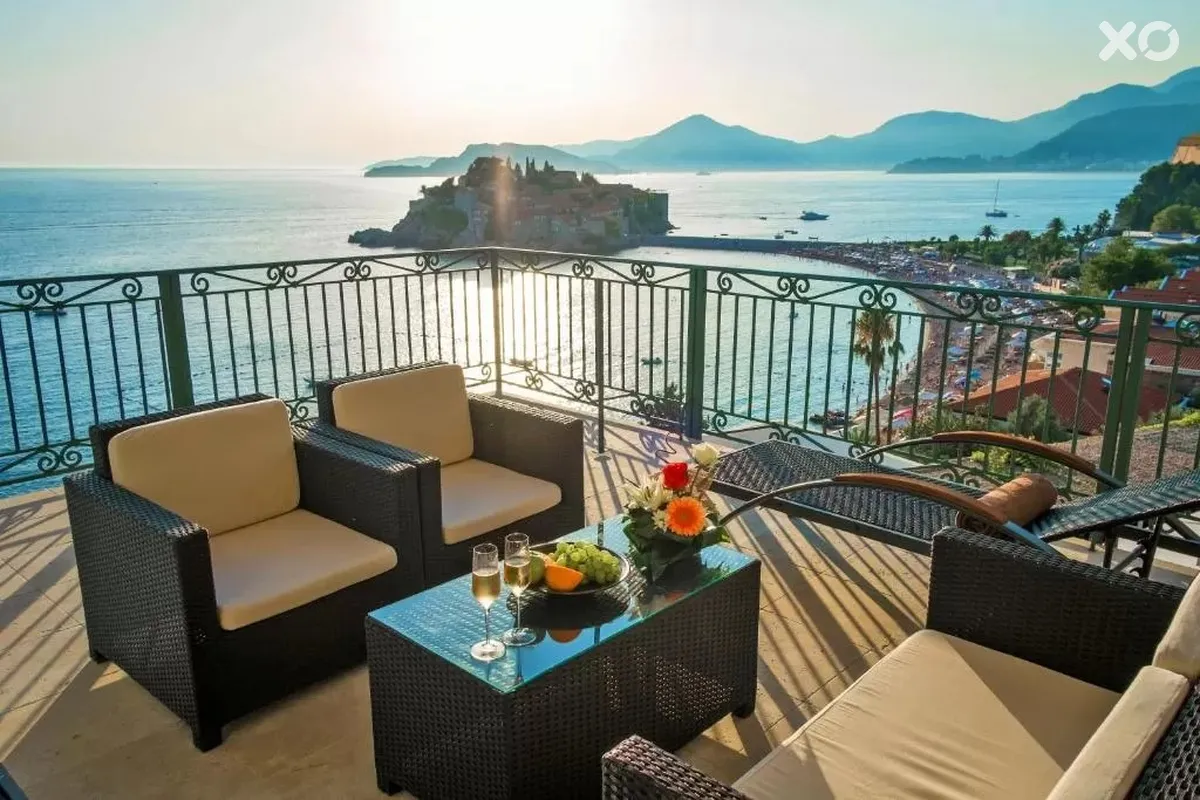 Azimut Hotel