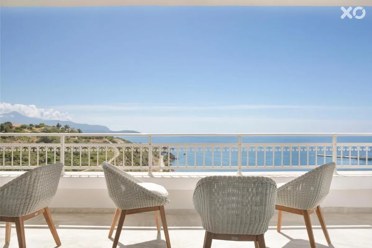 Lithos Hotel