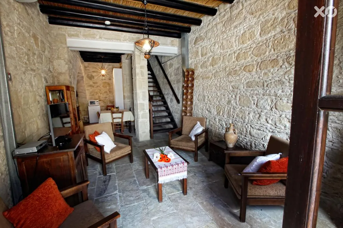 Leonidas Village Houses