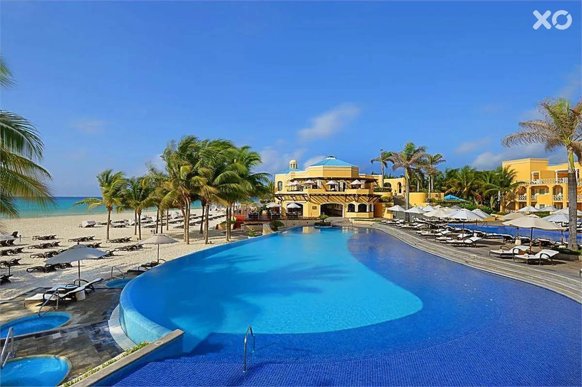 Royal Hideaway Playacar