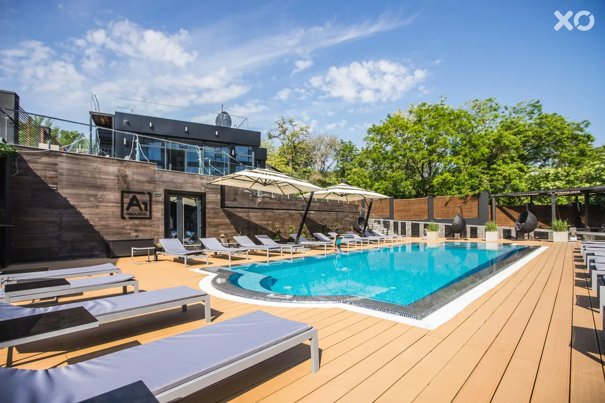M1 Club Hotel