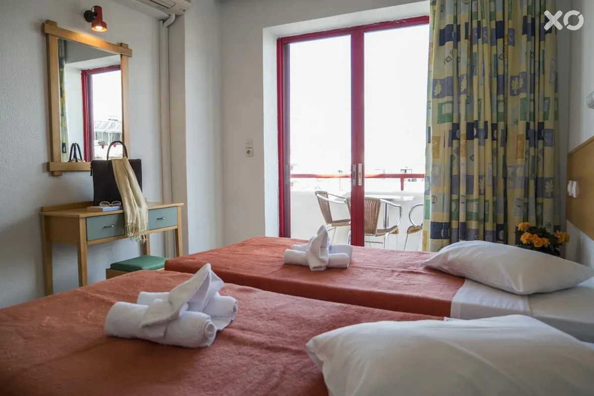 Erato Studios & Apartments