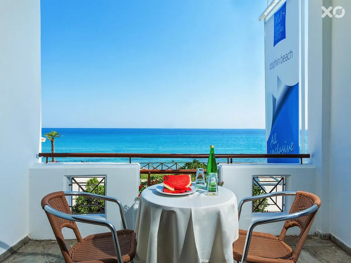 Xenios Dolphin Beach Hotel