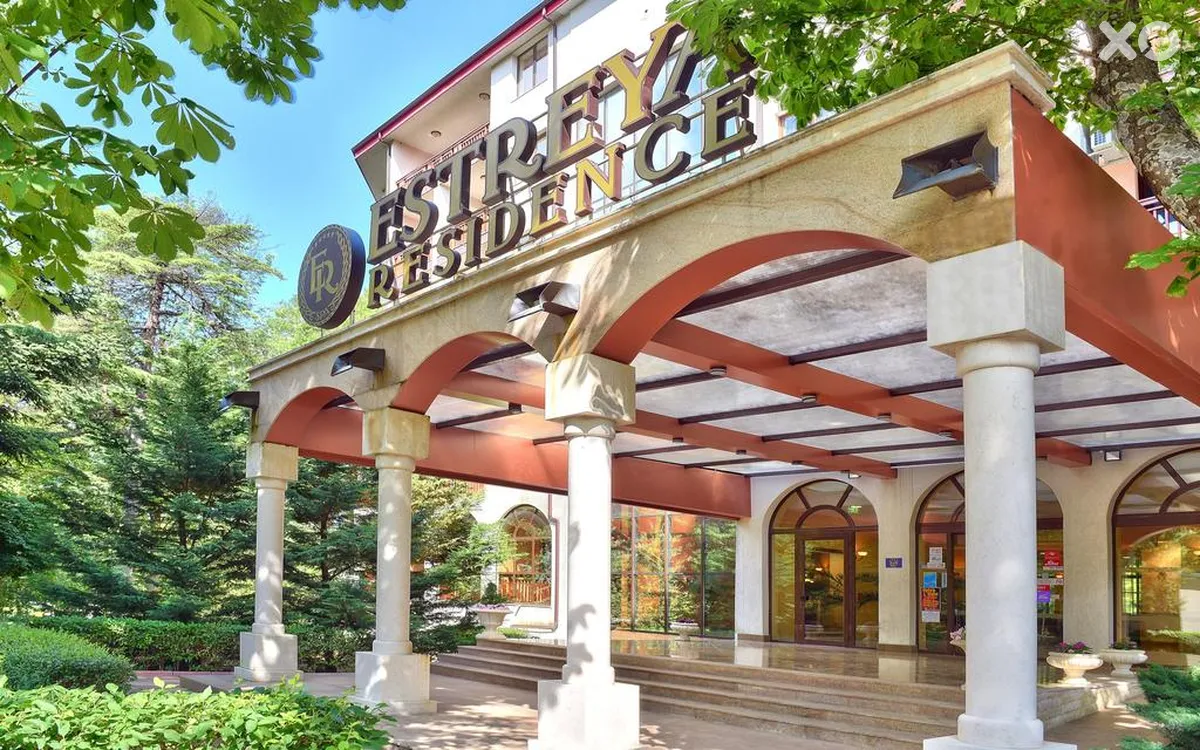 Estreya Residence Hotel
