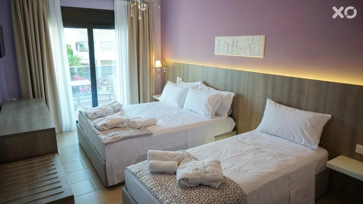 Agnes Deluxe Hotel