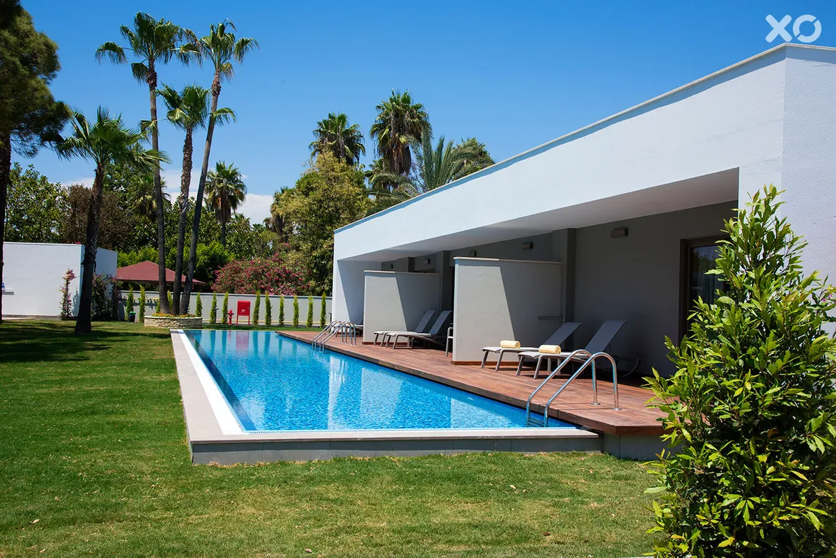 Acanthus Cennet Barut Collection