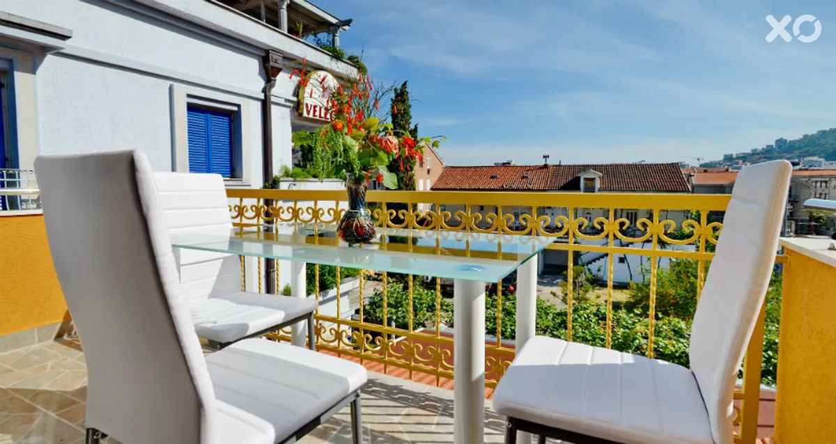 Velzon Villa