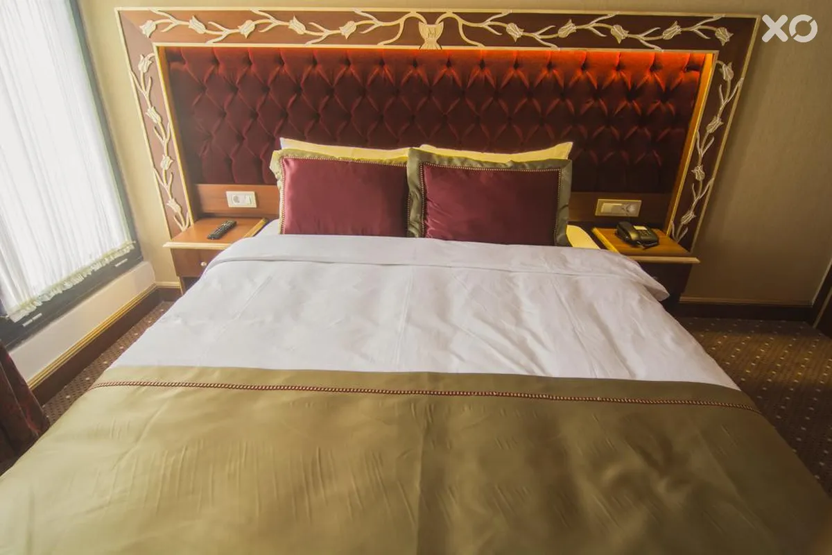 Mb Deluxe Hotel