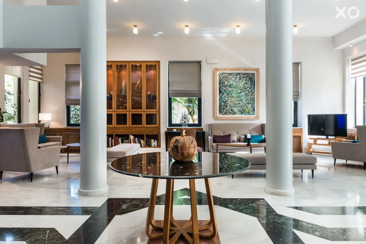 Avra City Hotel