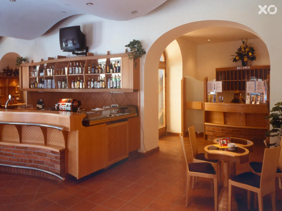 Tosca EA Hotel