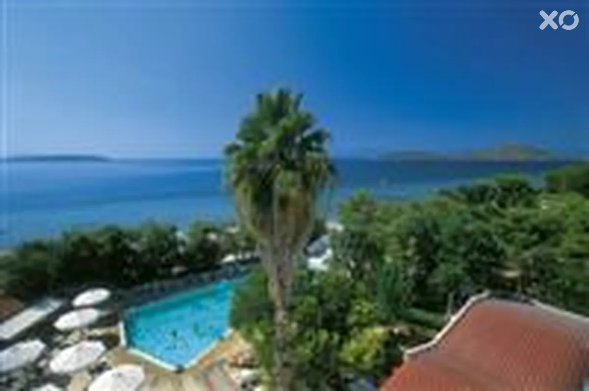 Eden Beach Plaka Hotel