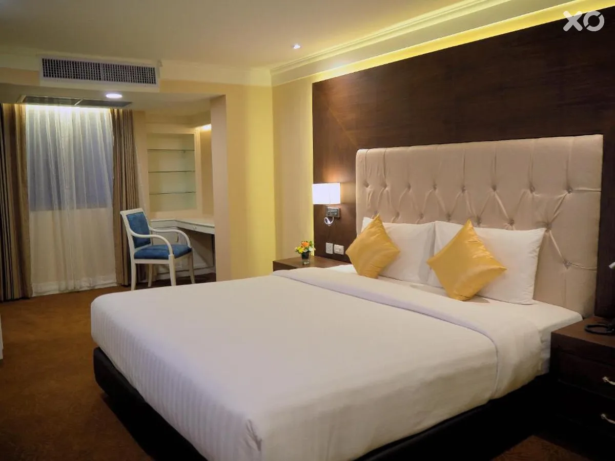 Kingston Suites