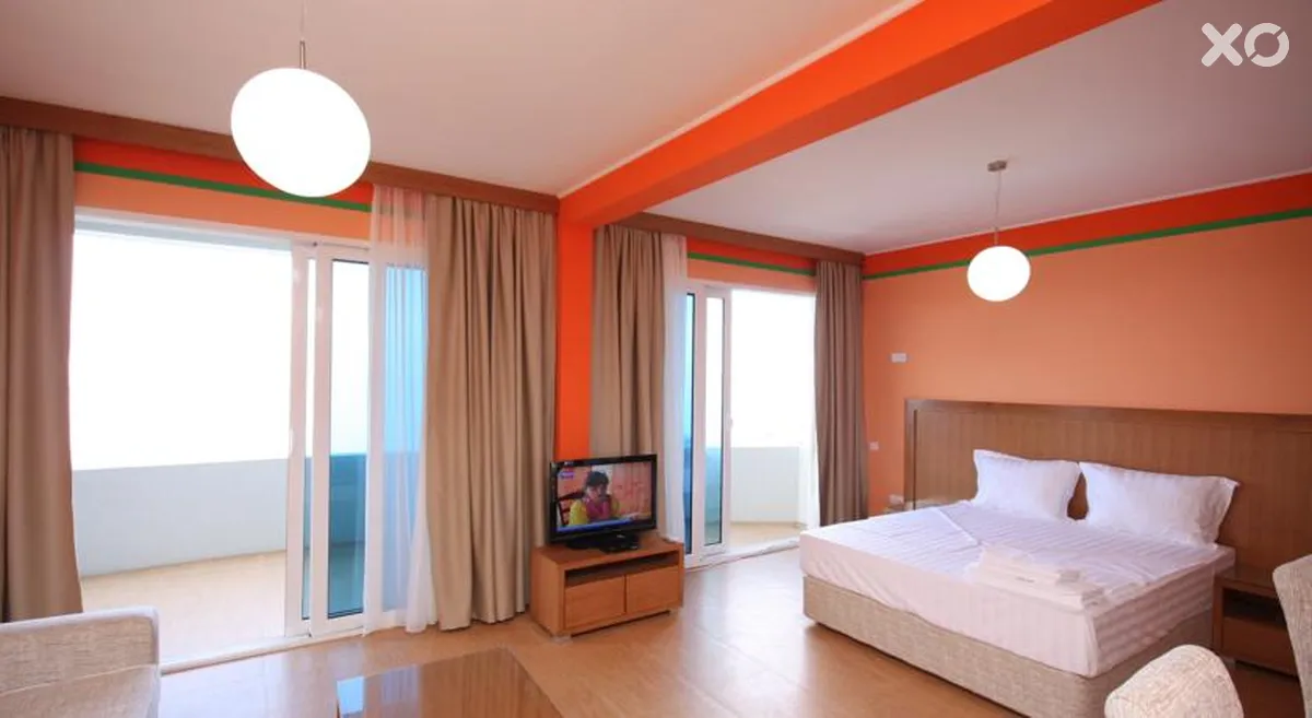 Deus Apartments