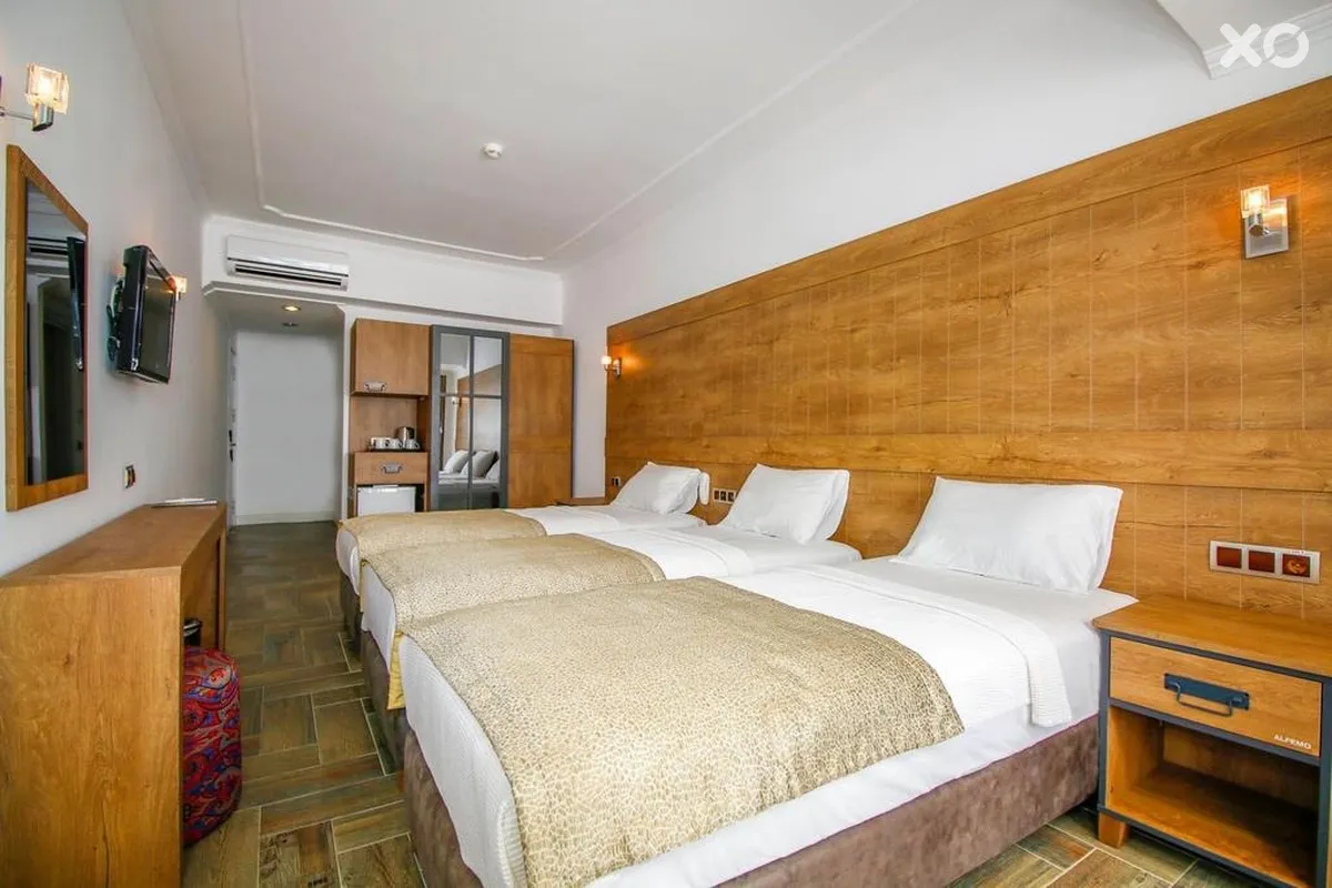 Aurasia Beach Hotel