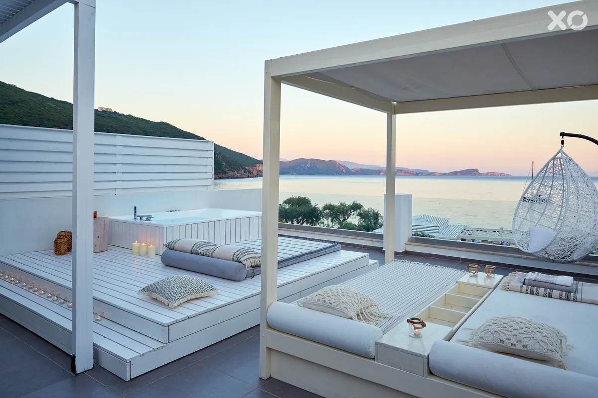 Lichnos Beach Hotel & Suites