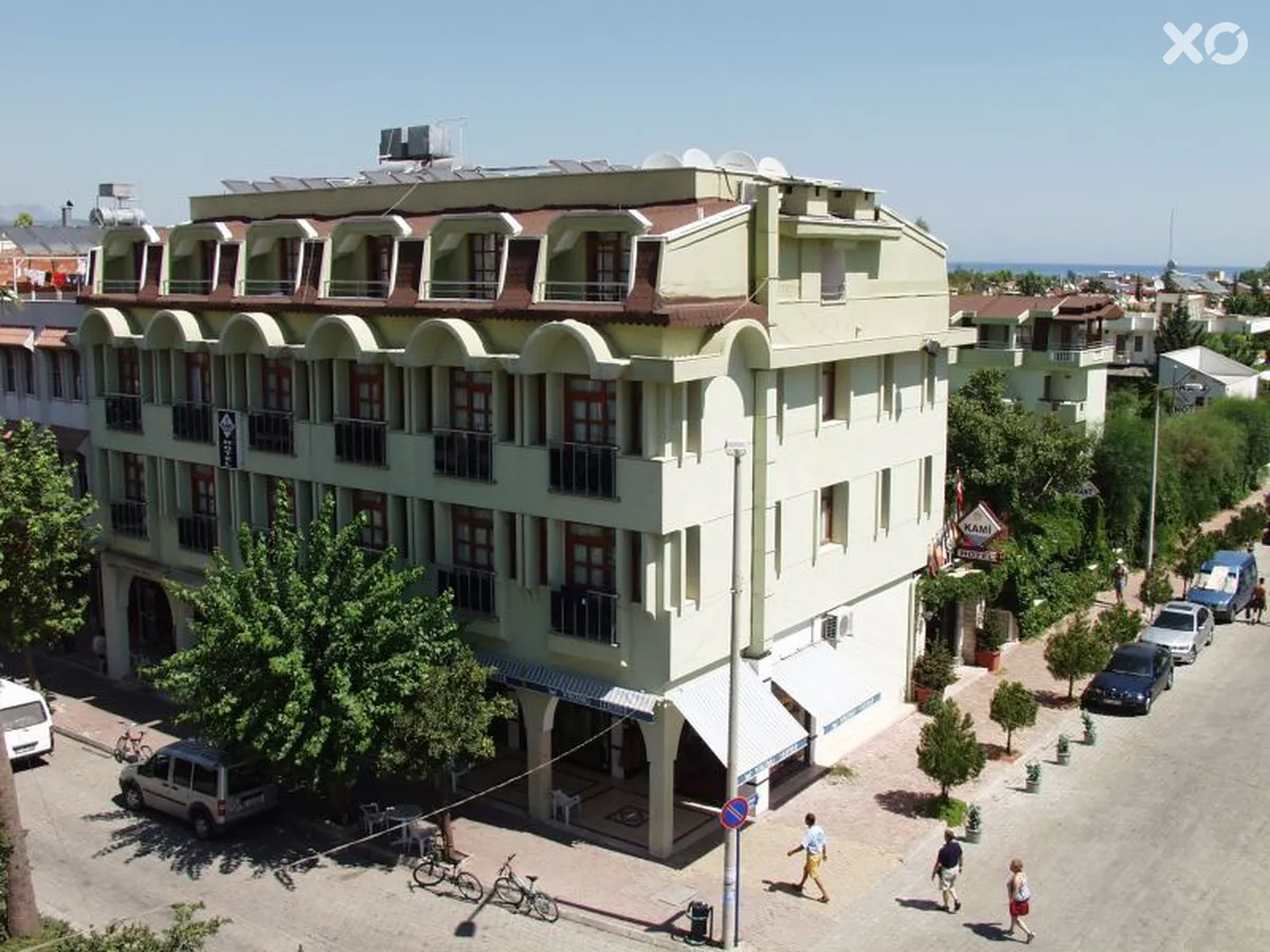 Ares City Hotel
