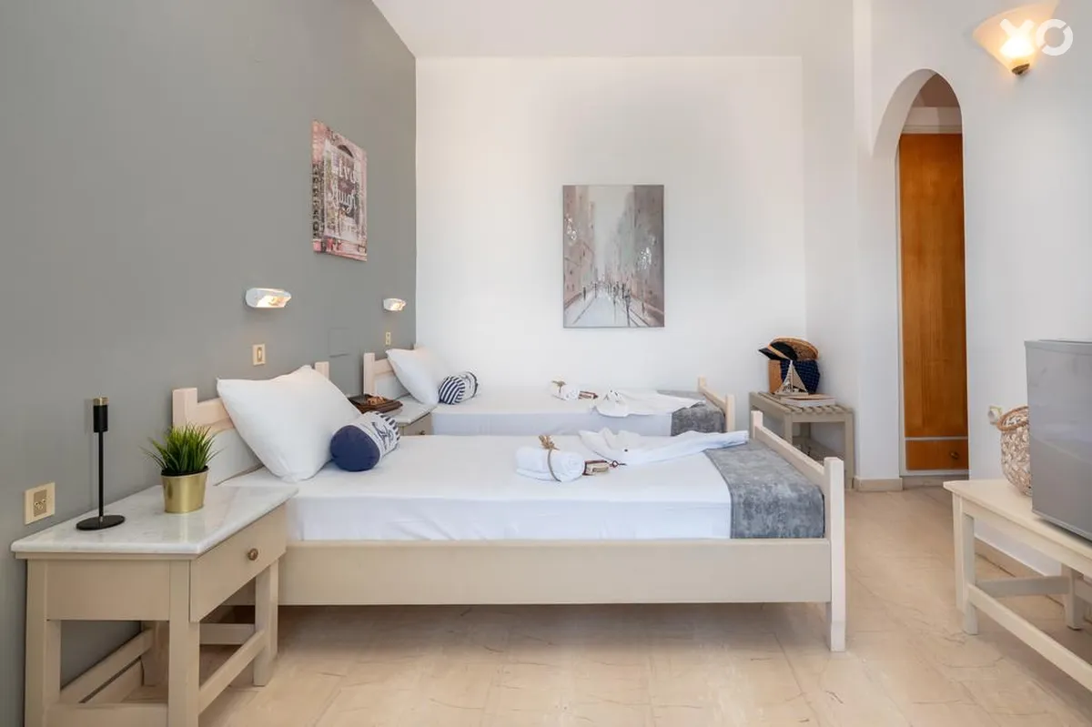 Pasiphae Hotel