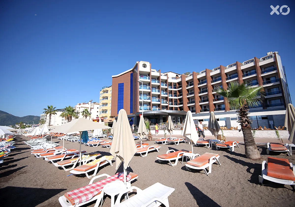 Point Beach Hotel