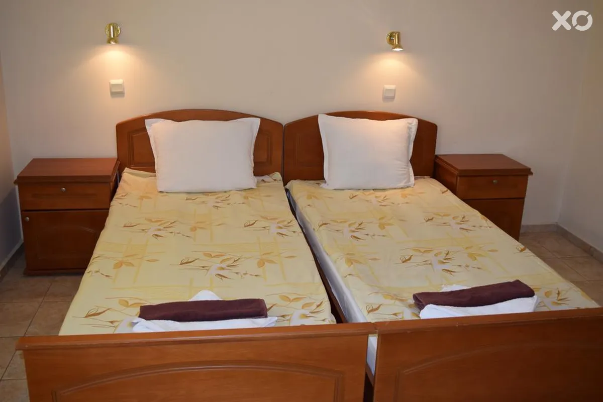 Chris Hotel