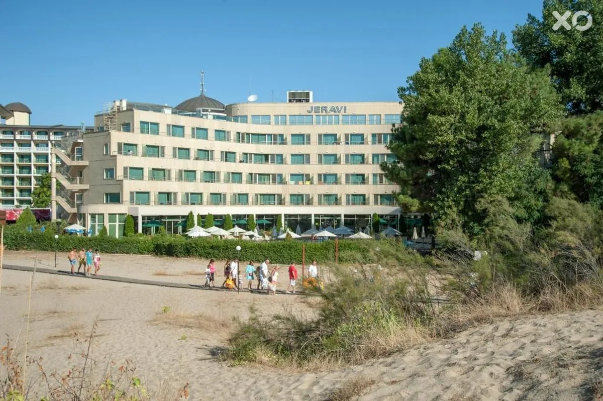 Jeravi Hotel