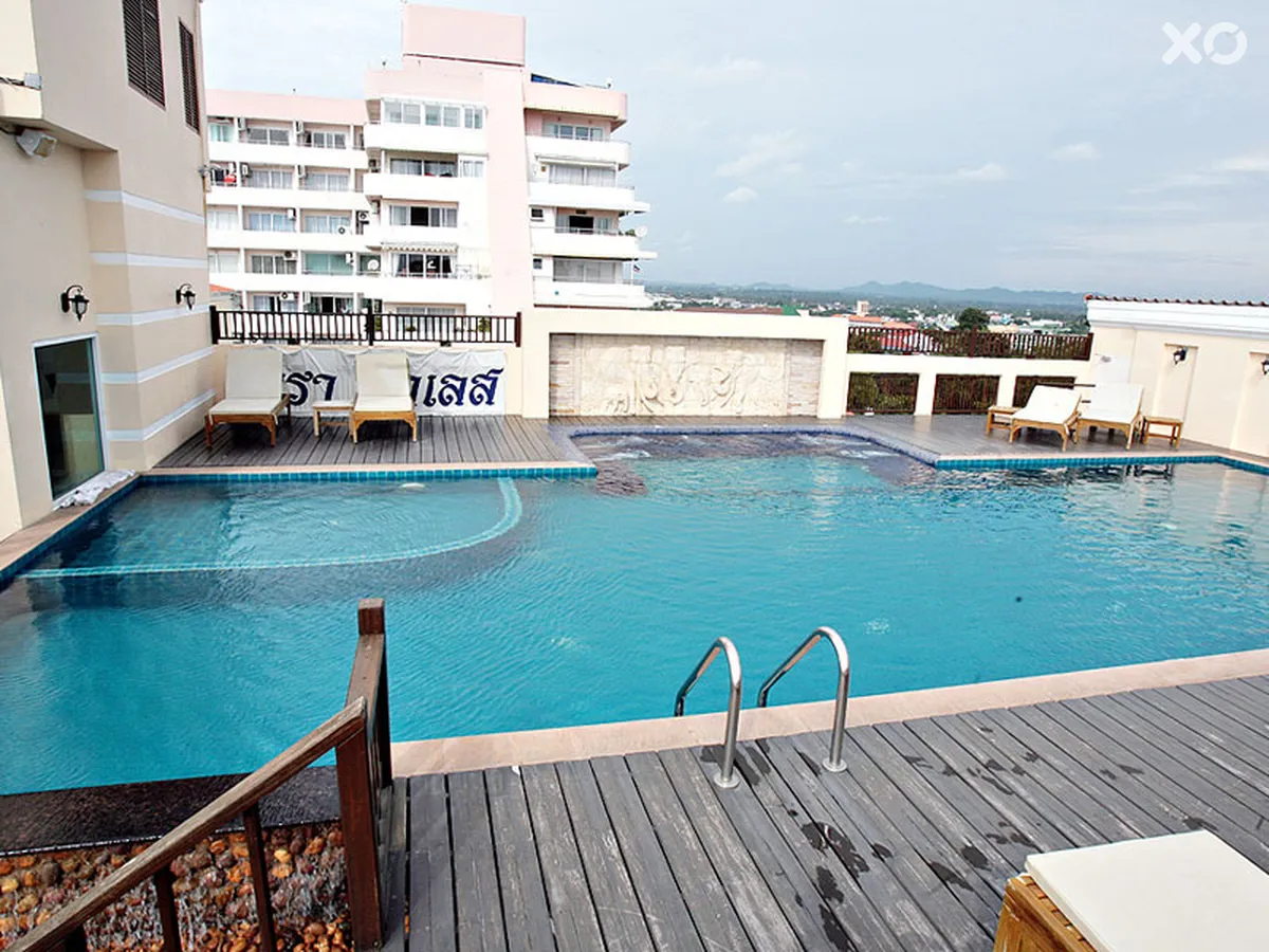 Aiyara Palace Hotel