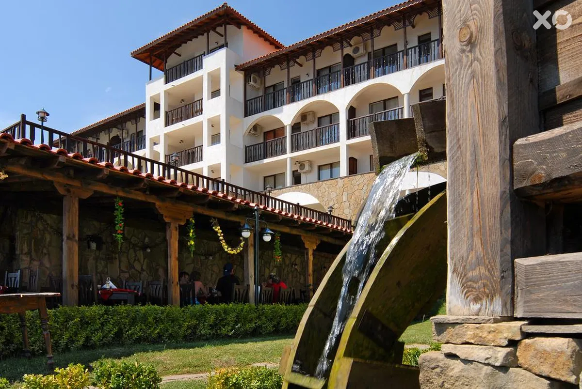 Dinevi Resort Third Line