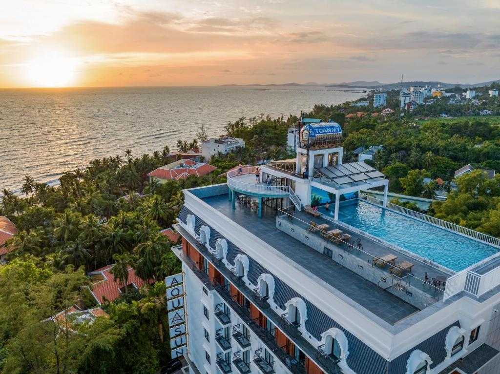 Остров влюбляющий с первого дня! Длинный пляж, бирюзовая вода и спокойствие каждый день