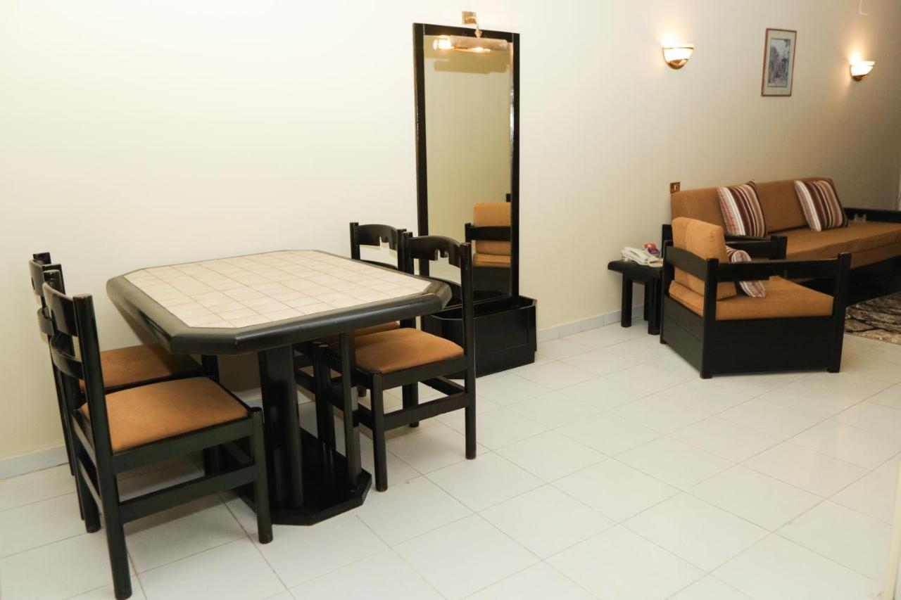 Sunny Days Mirette Family Apartments & Resort