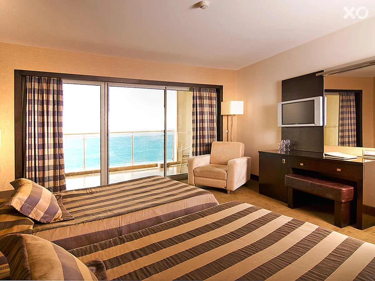 Charisma De Luxe Hotel
