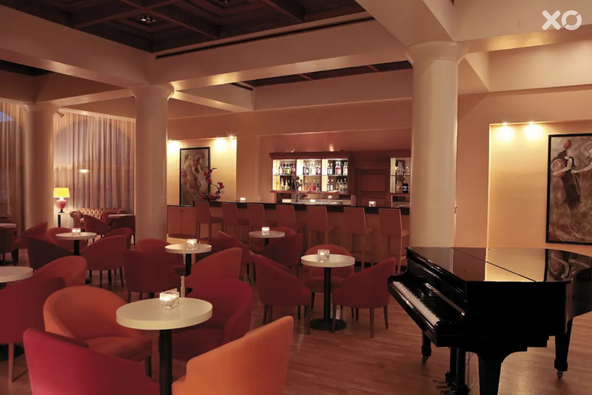 Golden Coast Hotel