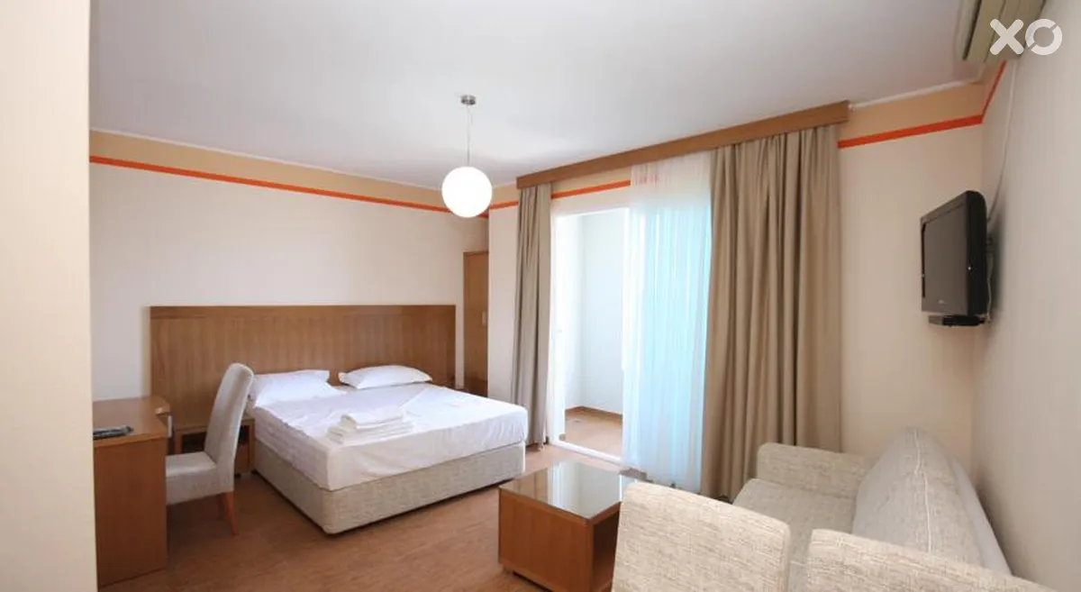 Deus Apartments