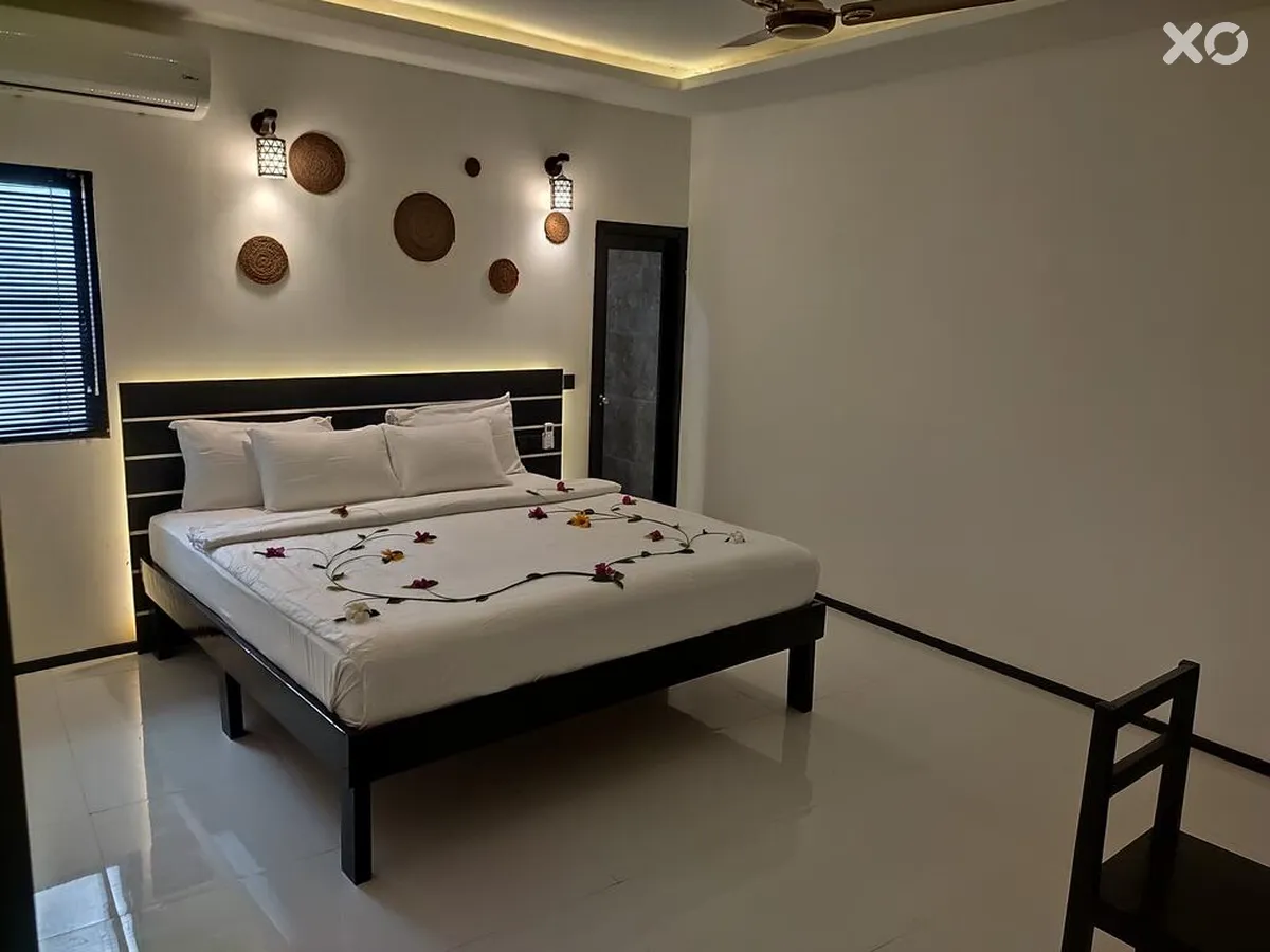 Crown Beach Hotel
