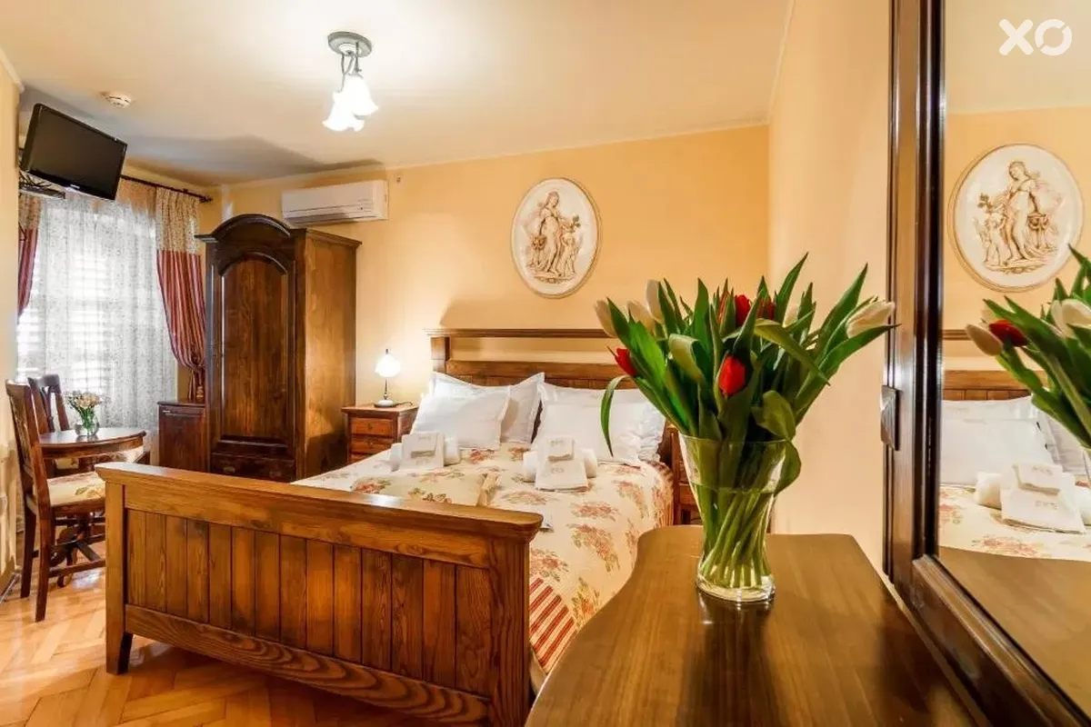 Monte Cristo Hotel