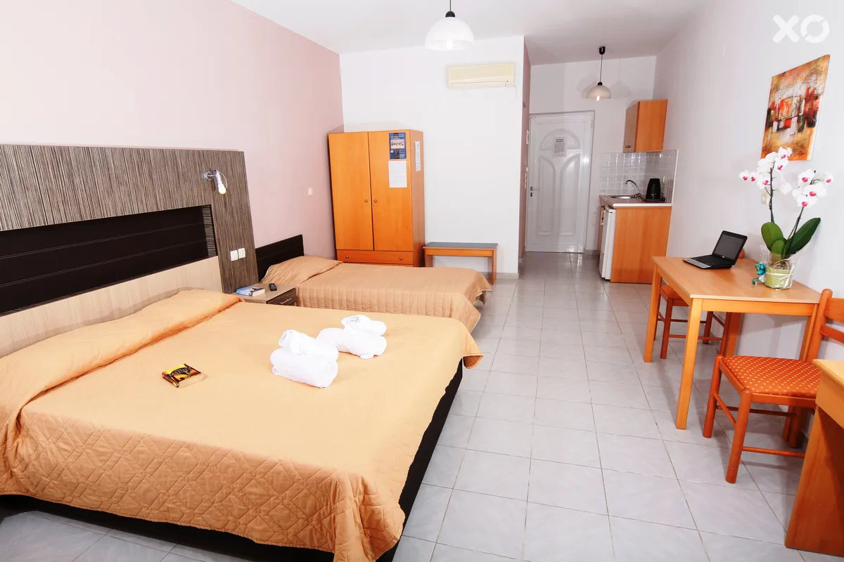 Zoes Hotel Studios