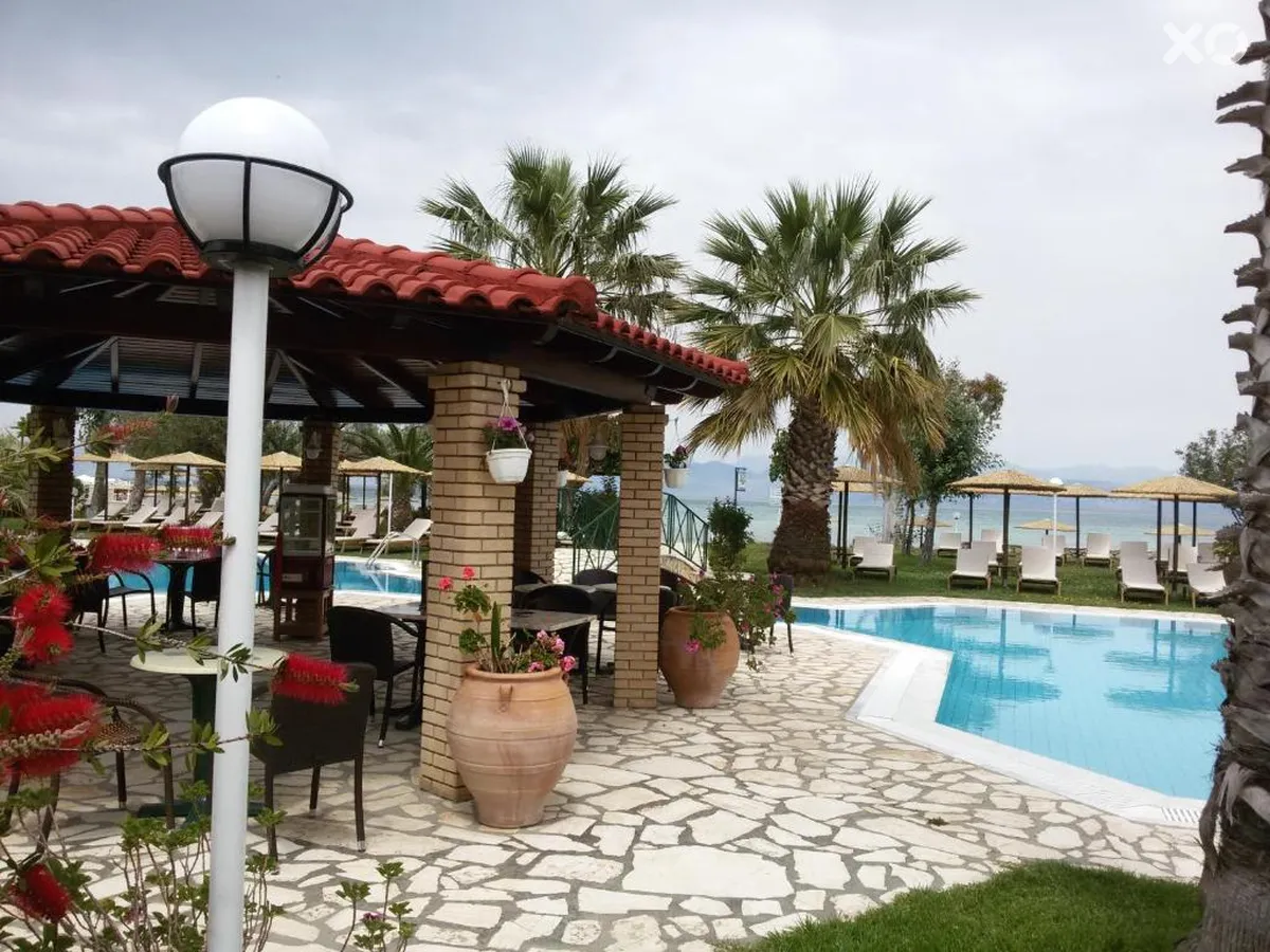 Robolla Beach Aparthotel