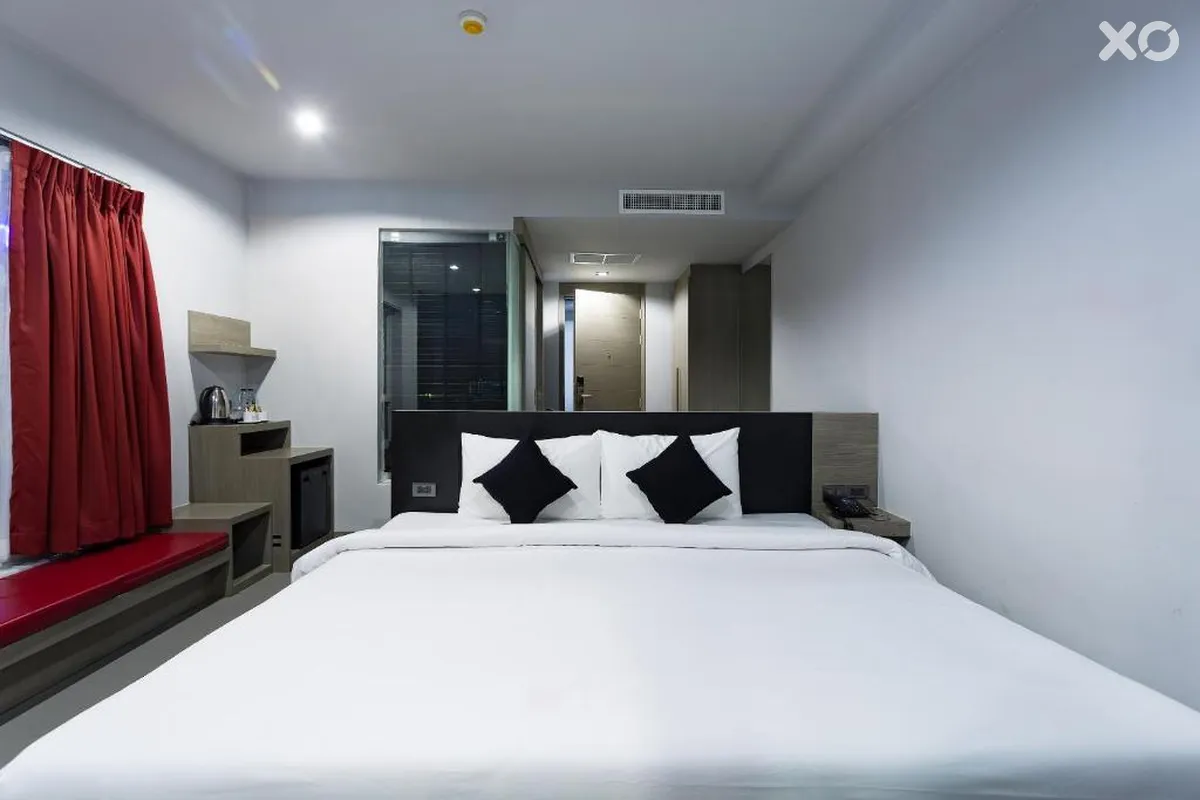 Neon Patong Hotel