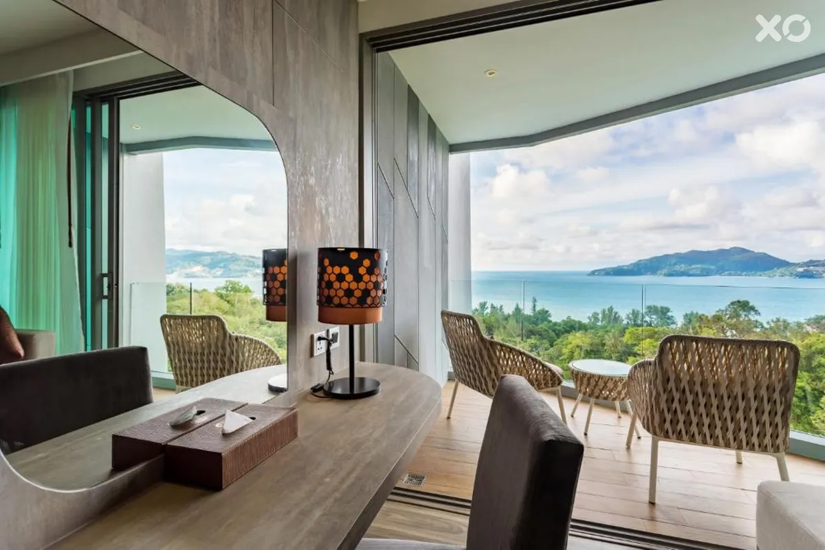 Crest Resort & Pool Villas