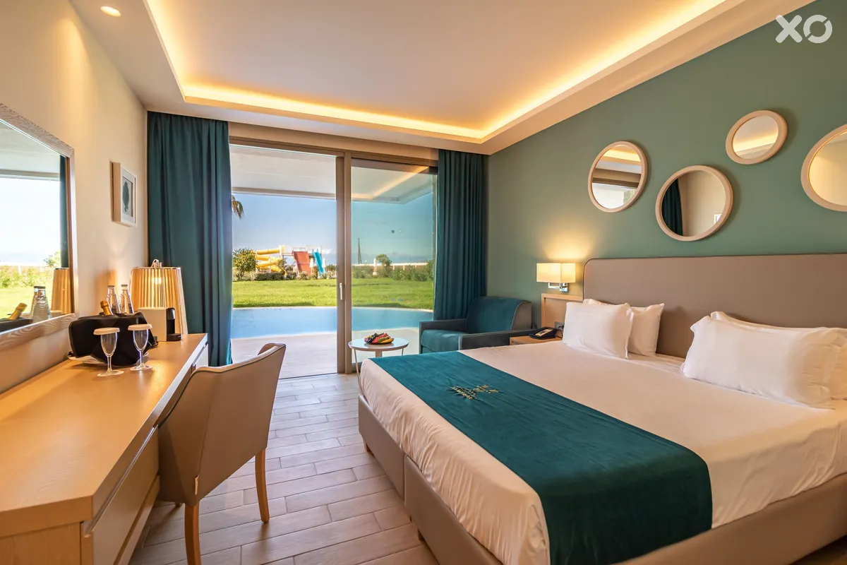 Almyros Beach Resort & Spa