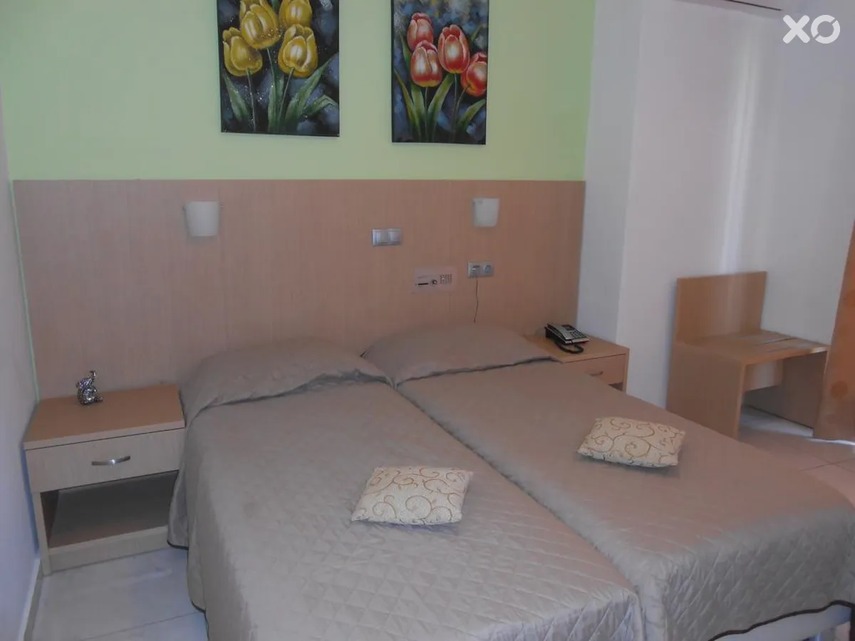 Voula Hotel & Apartments
