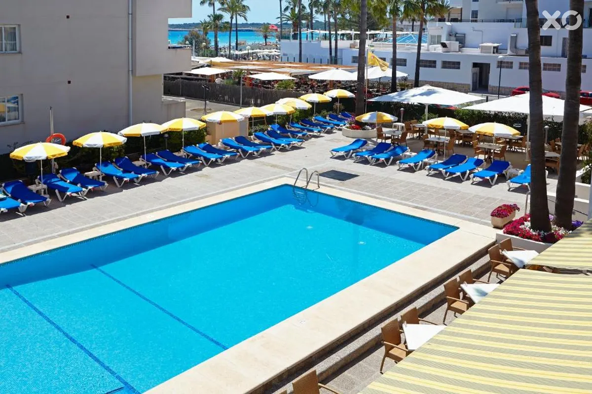 Universal Hotel Bikini