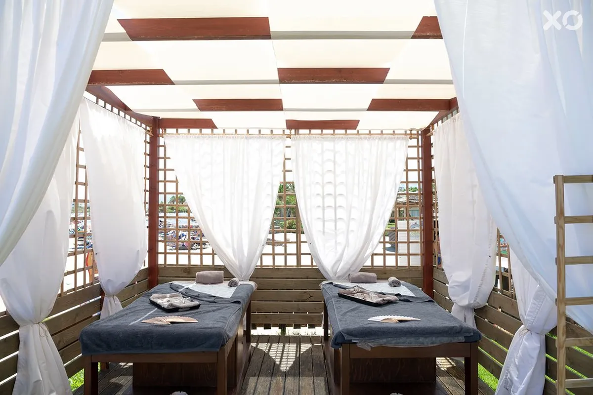 High Beach White The Villa Collection